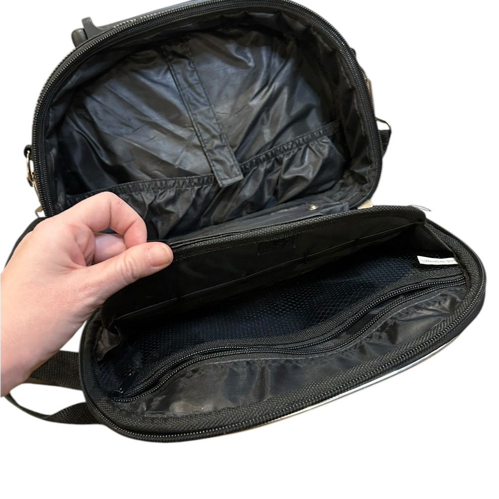 Dejuno Black and Gray Plaid travel toiletries/cosmetics/makeup bag - Picture 5 of 8